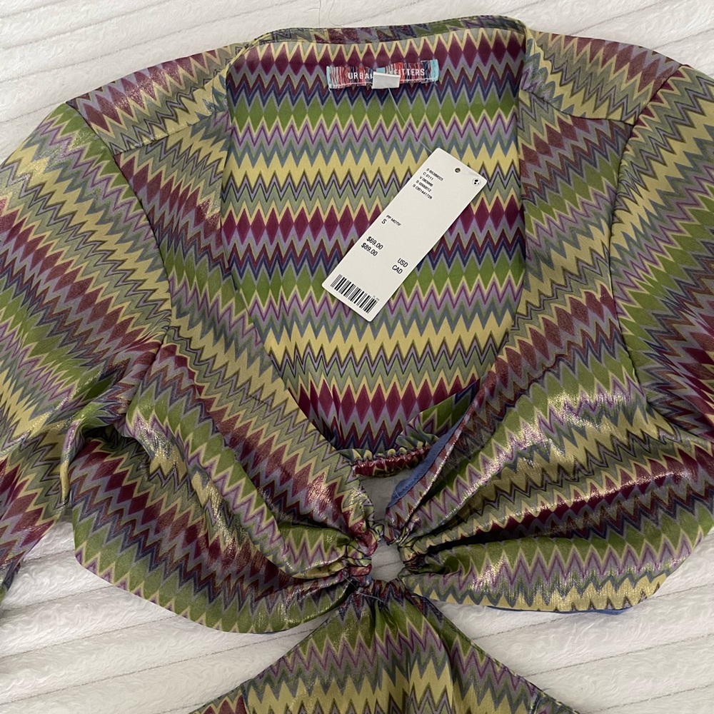Urban Outfitters Kary Keyhole Tie-back Top - Picture 6 of 6